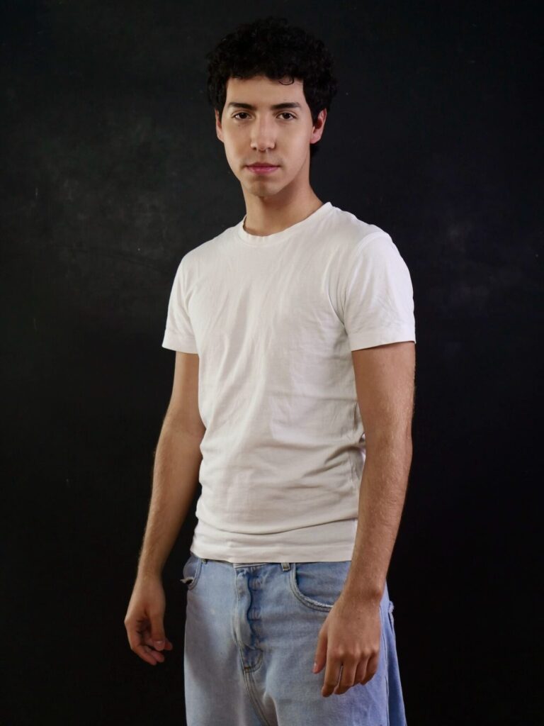 chris alvedoy actor plano americano chrisalvedoy@gmail.com